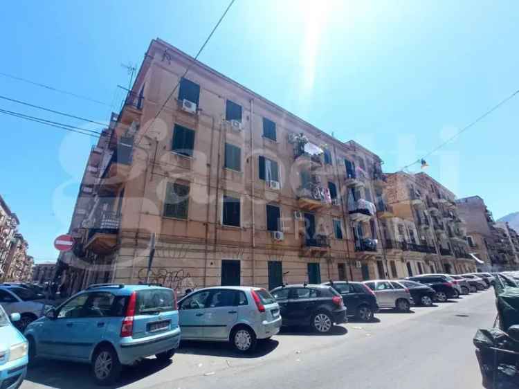 Appartamento in Filippo Corazza, Palermo, 5 locali, 1 bagno, 110 m²