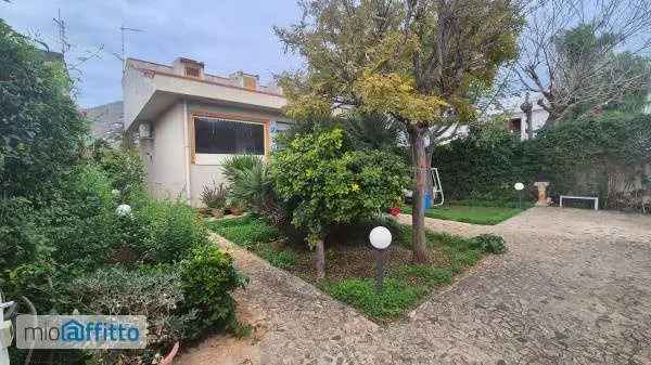 Villa In Affitto in Palermo, Sicilia