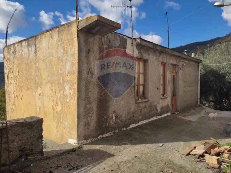 Casa Indipendente in vendita a Casalvecchio Siculo