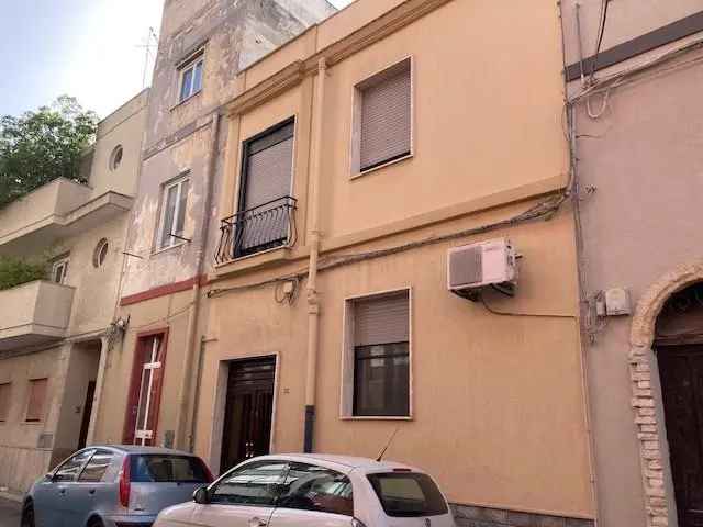 Casa Indipendente in Via Lucio Strabone, 78, Brindisi (BR)