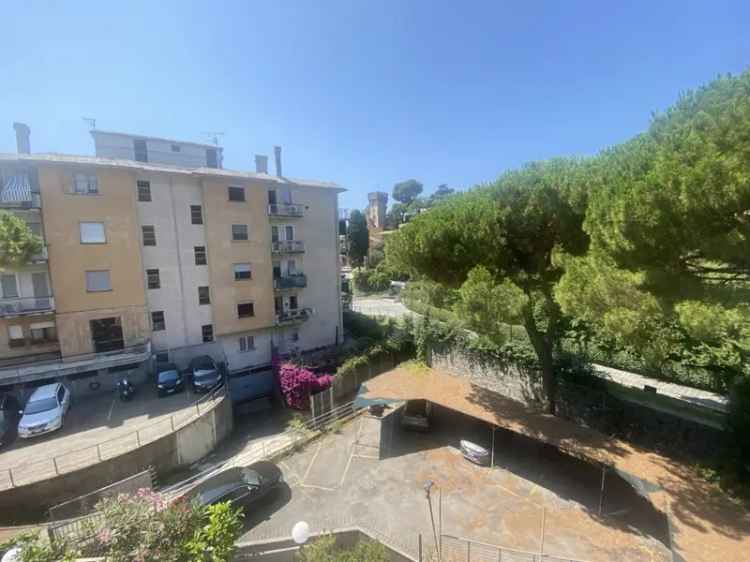 Appartamento in VIA MAJORANA, Genova, 6 locali, 1 bagno, 115 m²