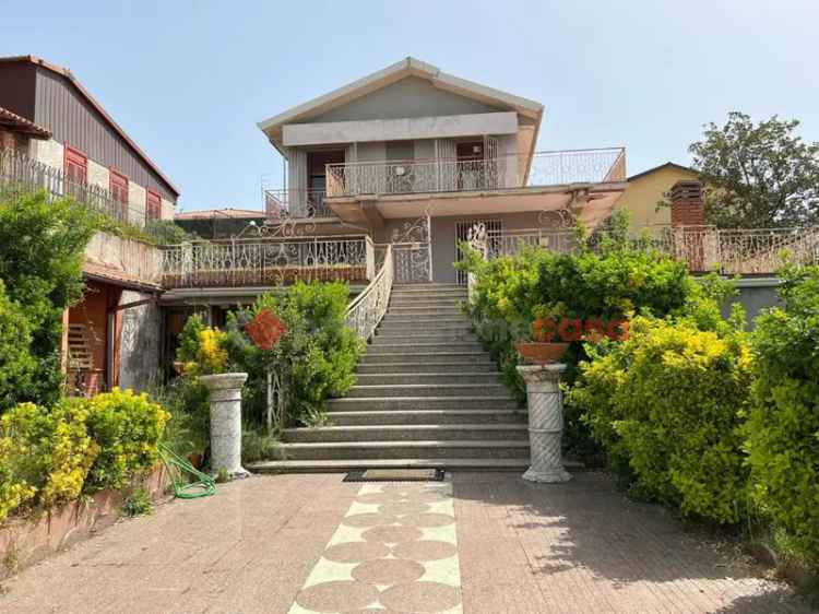 Villa in Via Monsignor Domenico Orlando 18, Pedara, 11 locali, 2 bagni