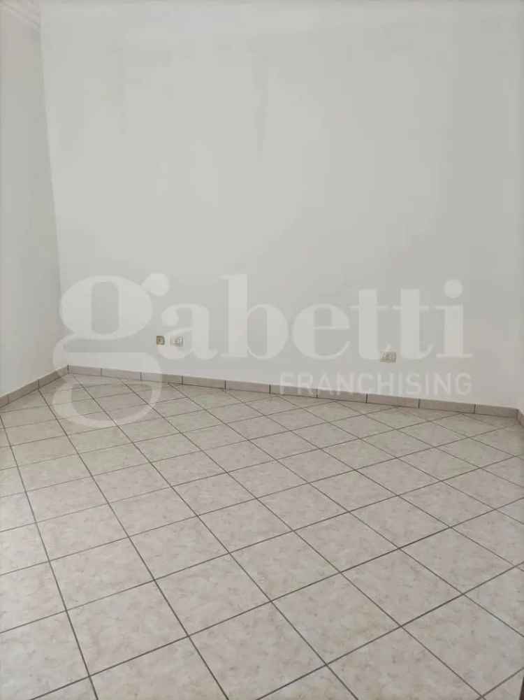 Appartamento in Via Re D'italia, 114, Caltanissetta (CL)