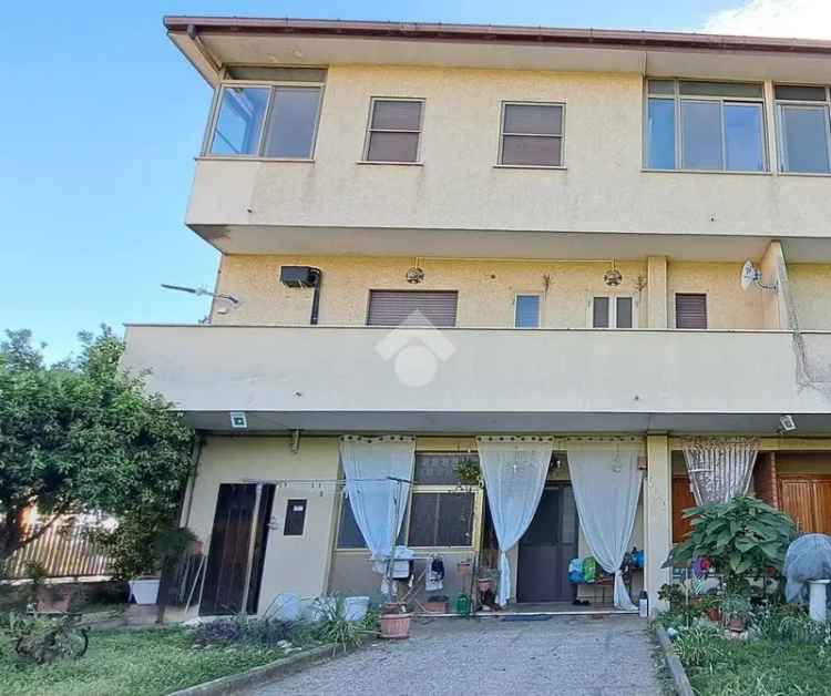 Villa a schiera via Aldo Moro 49, Centro, Pontinia