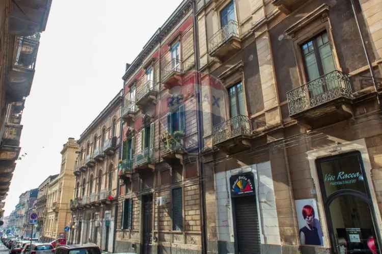 Appartamento in Via Guglielmo Oberdan, Catania, 6 locali, 1 bagno