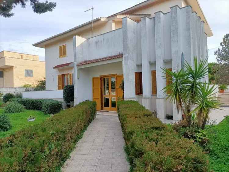 Villa singola in Via Lucio Ridenti, Taranto, 17 locali, 3 bagni