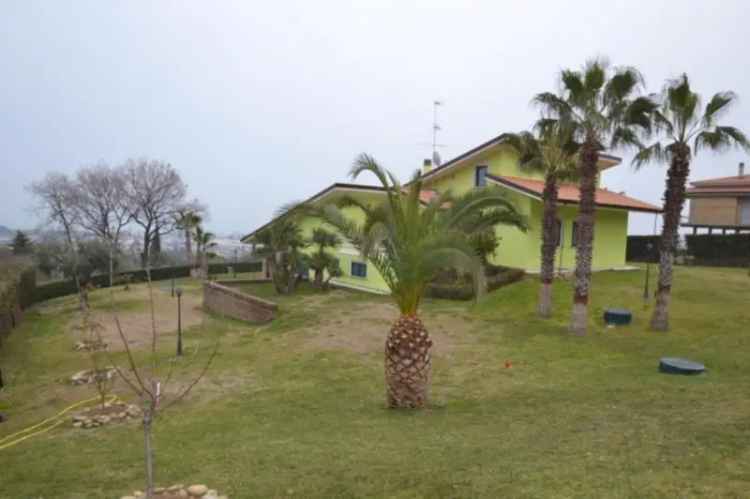 Villa singola in Via castani, Martinsicuro, 10 locali, 4 bagni, 408 m²