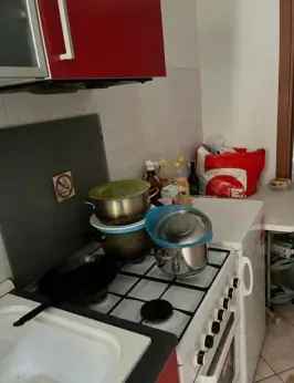 CASA SINGOLA DI TRE CAMERE CON BOX AUTO E CUCINA SEPARATA