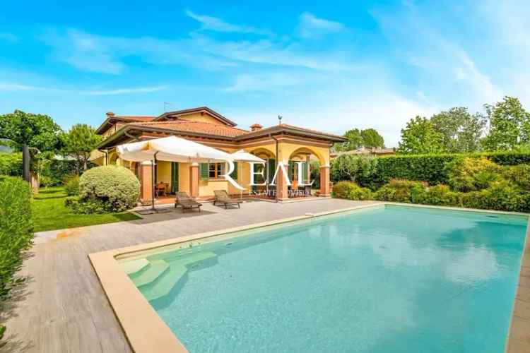 Villa unifamiliare, ottimo stato, 400 m², Vittoria Apuana, Forte dei Marmi