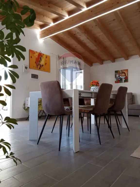 Villa in Via Favignana, Catania, 9 locali, 2 bagni, giardino privato