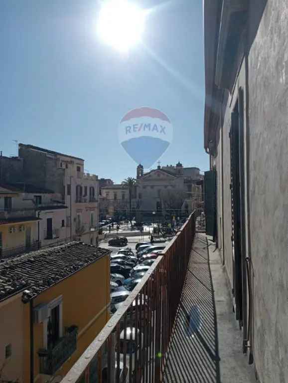 Appartamento in Via Traspontino, Ragusa, 6 locali, 1 bagno, 160 m²