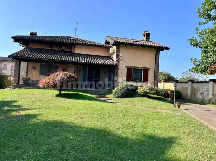 Villa unifamiliare gioberti, 24, Centro, Garlasco