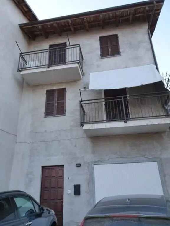 Villa a Schiera Tonco 5 Locali 2 Bagni Box Auto