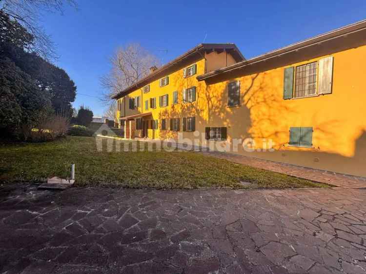 Villa unifamiliare Scazzolino, 3, Centro, Rovescala