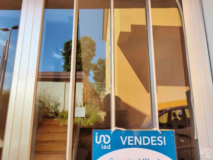 Vendita appartamento 7 locali di 130 m² a Montegranaro (63812) - 75983 - iad