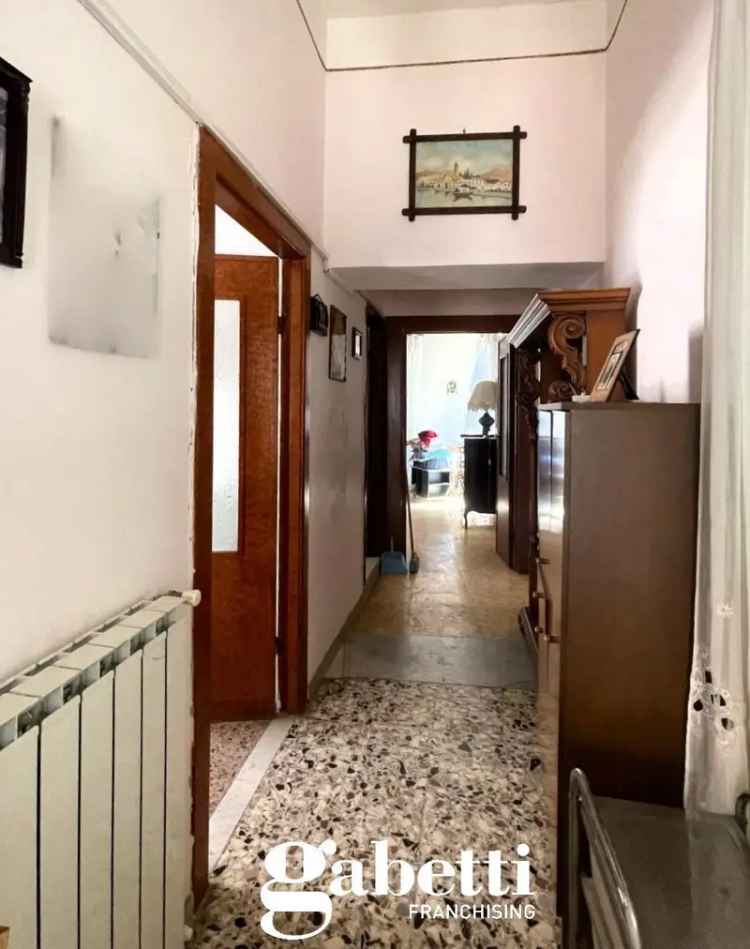 Casa Indipendente in Via Principe Di Napoli, Pignataro Maggiore (CE)