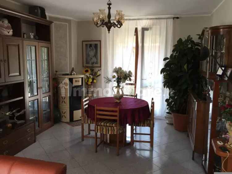 Villa unifamiliare via Gagnago, Centro, Borgo Ticino