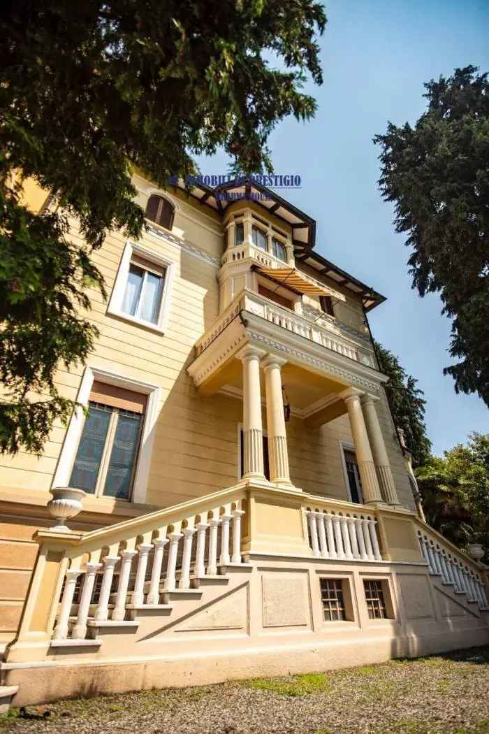 Villa unifamiliare via delle Ville, Centro Storico, Biella