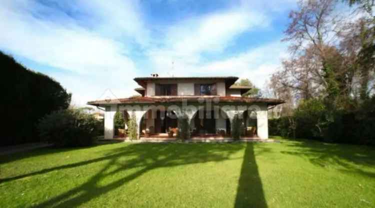 Villa unifamiliare via dell'Acqua 59, Centro, Forte dei Marmi