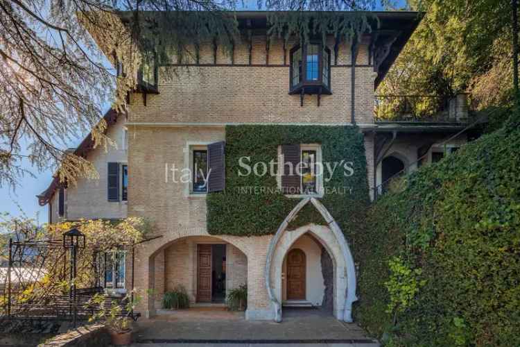 Magnifica villa in stile vittoriano sul Lago di Como