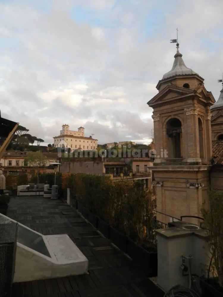 Bilocale via della Fontanella di Borghese, Montecitorio, Roma