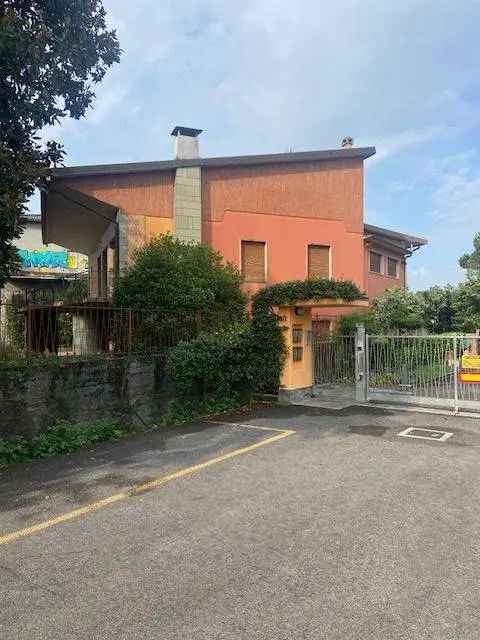 Villa plurifamiliare corso Vittorio Veneto 82, Osio Sotto