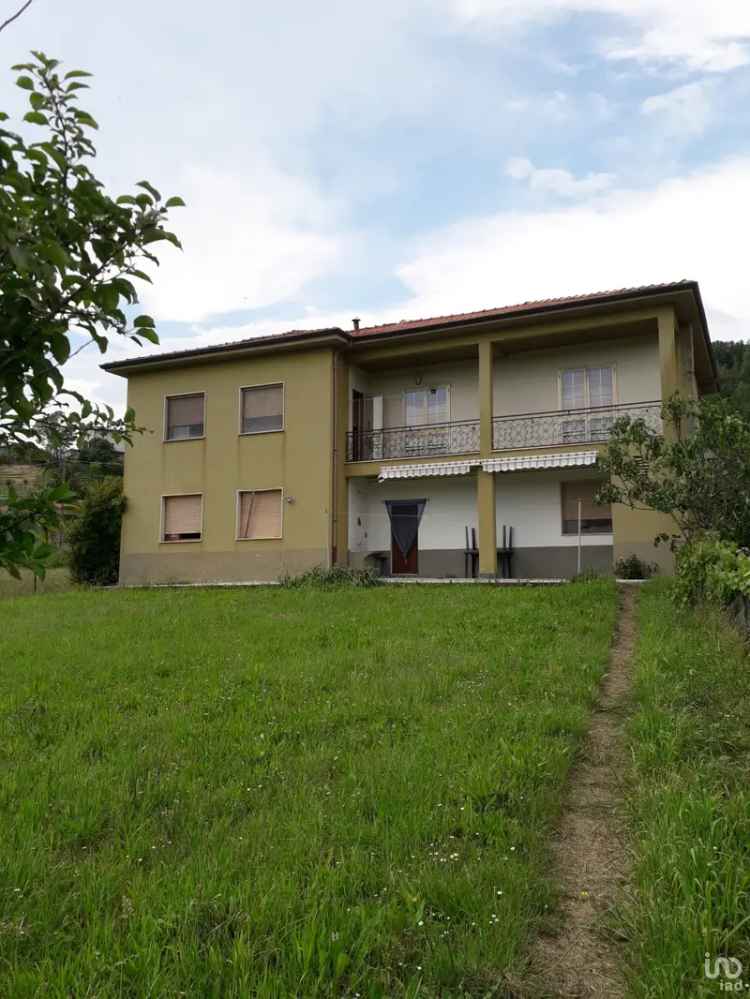 Vendita casa indipendente 7 locali di 190 m² in Licciana Nardi (54016) - 102850 - iad