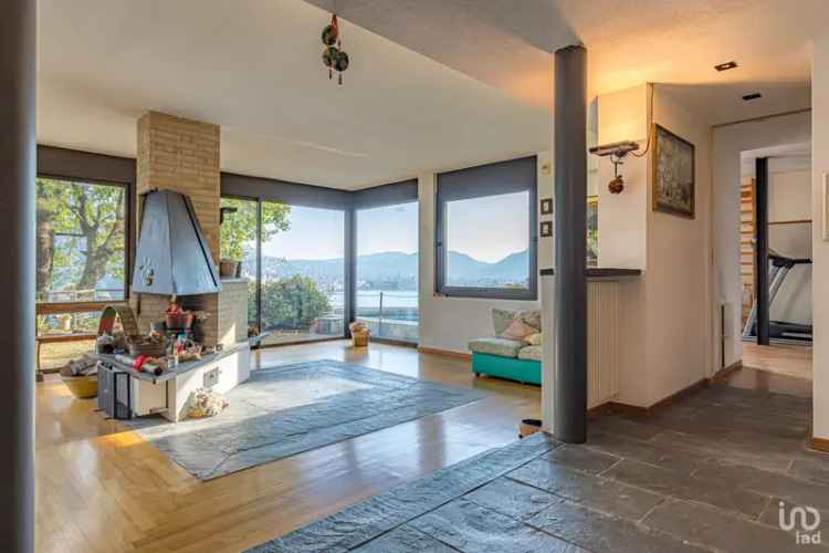 Vendita villa 6 locali di 263 m² in Como (22100) - 130781 - iad