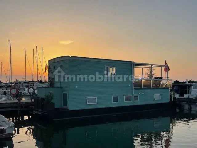 Terratetto unifamiliare Lungarno Gabriele D'Annunzio, Marina di Pisa, Pisa