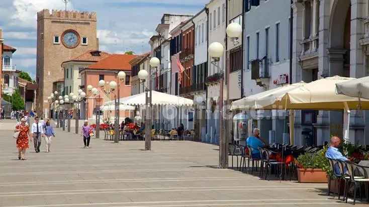 Quadrilocale piazza Erminio Ferretto, Mestre, Venezia