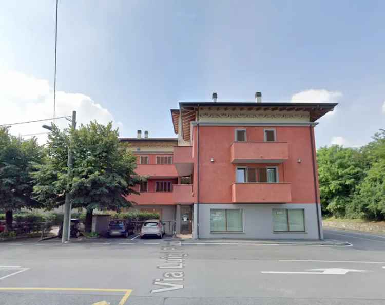 Immobile 296 mq Due Piani Locale 53 mq Rustico