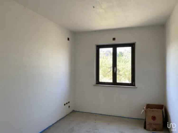 Vendita casa 4 locali di 410 m² in Controguerra (64010) - 78330 - iad