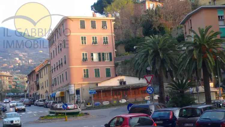 Appartamento in VIA ASSERETO, Recco, 6 locali, 1 bagno, arredato