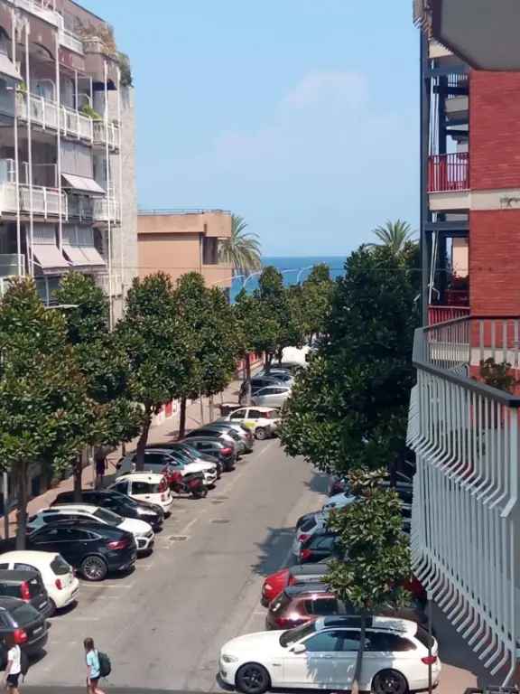 Appartamento in Via Venezia, Albenga, 6 locali, arredato, 7778 m²