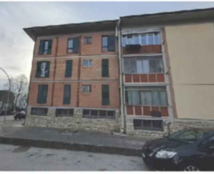 Appartamento in Via delle Gardenie 53, Prato, 6 locali, 1 bagno, 91 m²