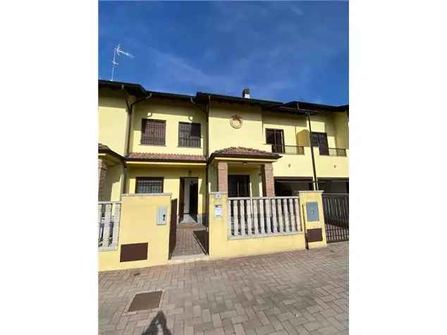 Villa a schiera in Corso Garibaldi, 97, Mortara (PV)