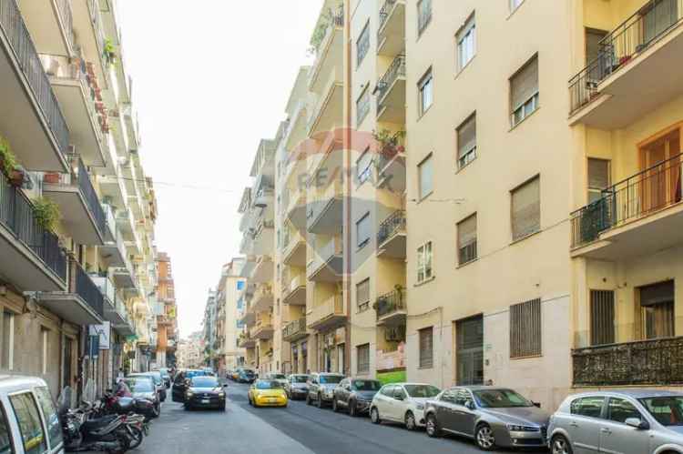 Appartamento in Via Genova, Catania, 7 locali, 2 bagni, 162 m²