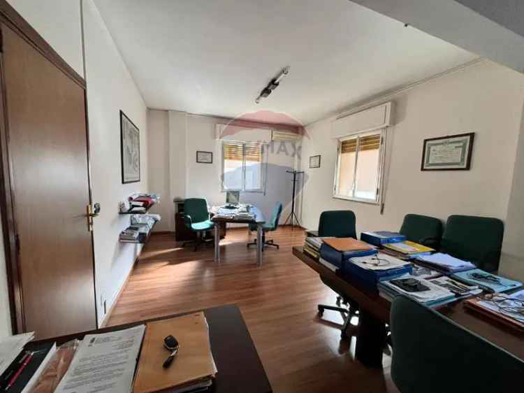 Appartamento in Via Ponchielli, Ragusa, 5 locali, 1 bagno, 98 m²