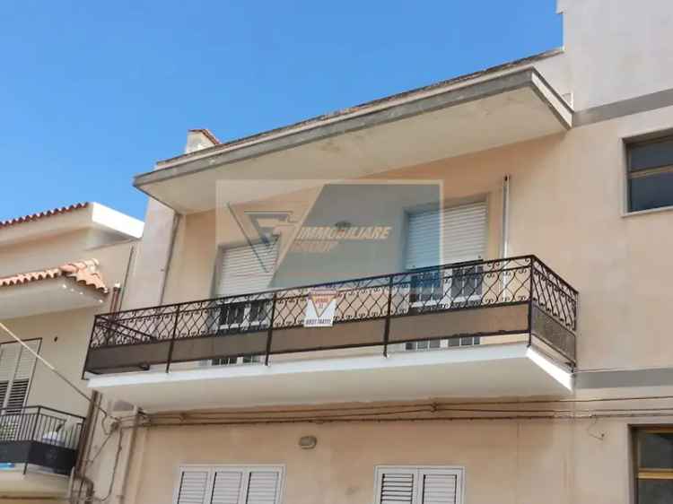 Appartamento in Via Alcide De Gasperi, Siracusa, 6 locali, 1° piano