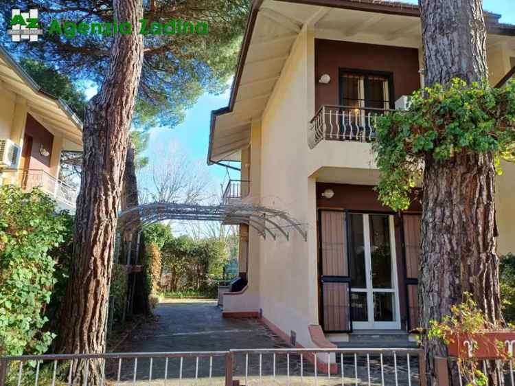 Villa plurifamiliare viale dei Pini 28B, Zadina, Parco di Ponente, Cesenatico