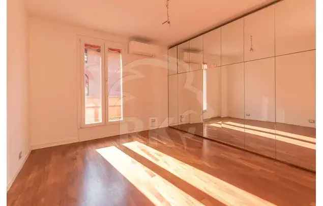 Affitto 5 camera casa di 145 m² in Bologna