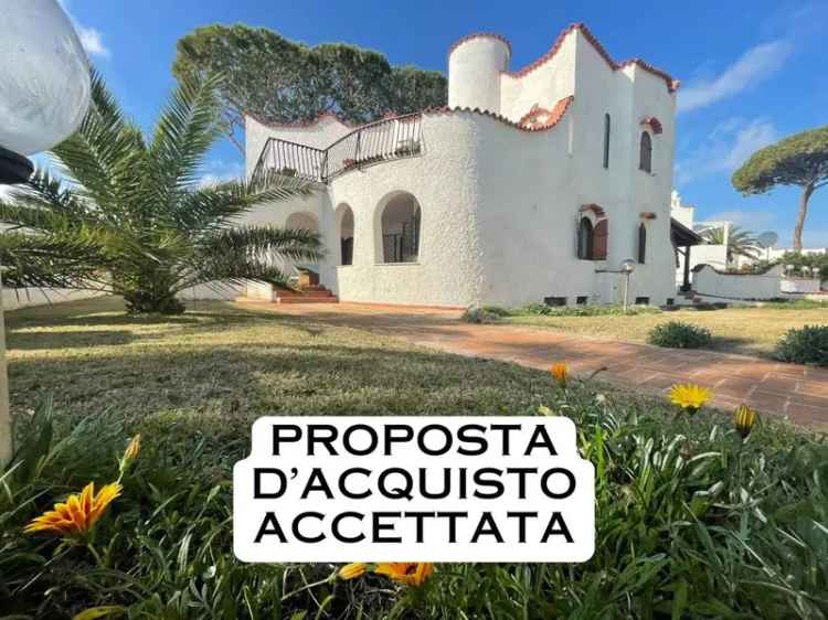 Villa bifamiliare via Priamo 104/b, Litoranea Terracina - San Felice, Terracina