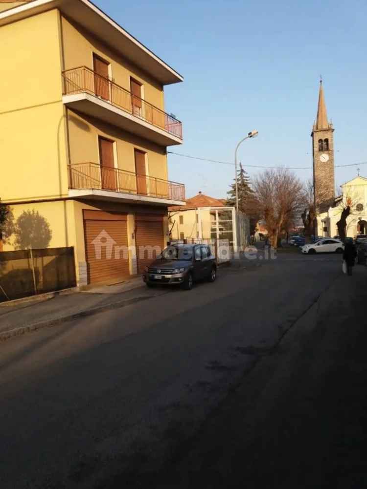 Terratetto plurifamiliare piazza Martiri Partigiani 12, Vigliano Biellese