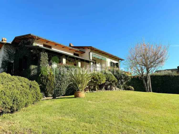 Villa unifamiliare via di Campo, Camaiore Paese, Camaiore