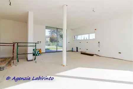 5 Locali 225 mq Forli Romiti Piscina Giardino