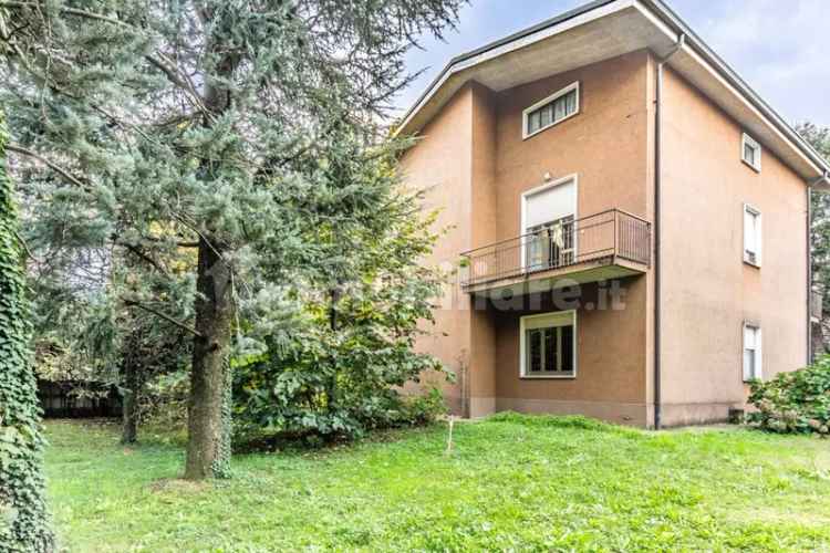 Villa Bifamiliare Giussano 340mq Giardino 1000mq Da Ristrutturare