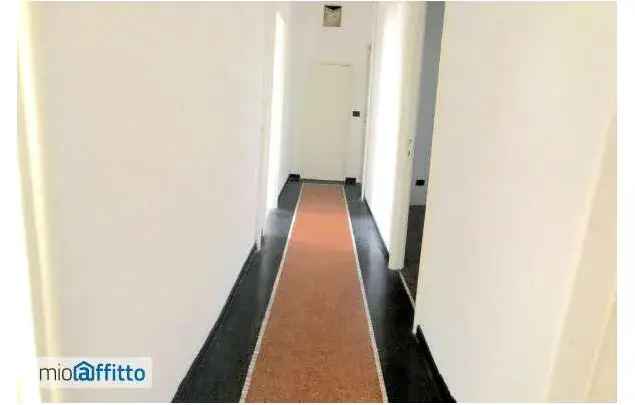 Affitto 5 camera appartamento di 120 m² in Genoa