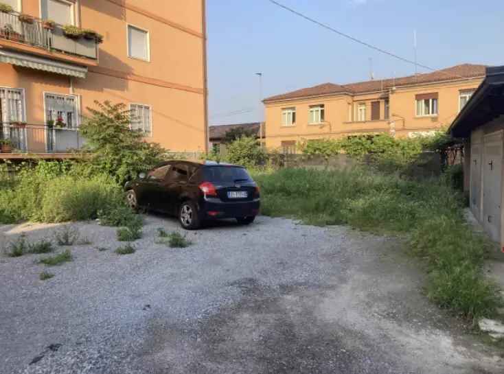 Bilocale con Posto Auto Piano Primo