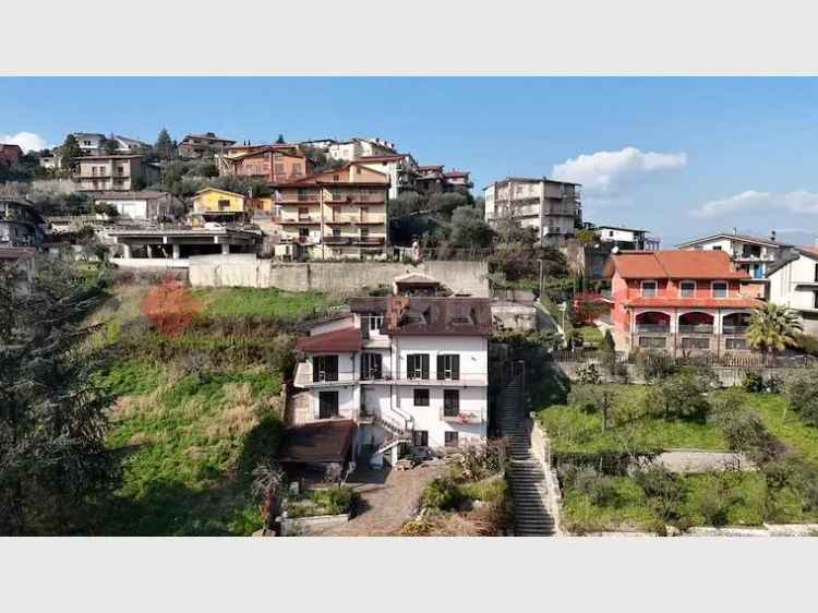 Appartamento 250 mq Pannarano: 8 Locali 3 Bagni Giardino Mansarda