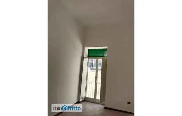 Affitto 2 camera appartamento di 90 m² in Naples